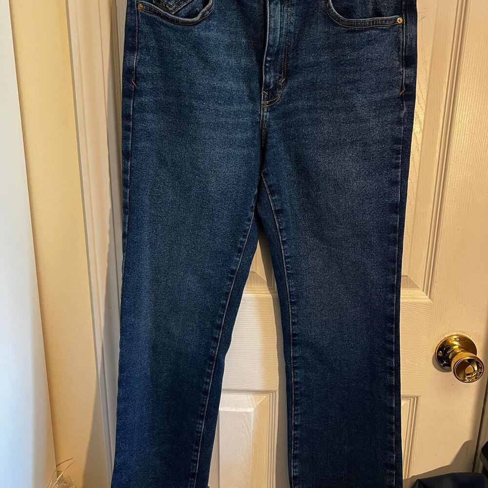 Zara jeans feature a mid to high waist
